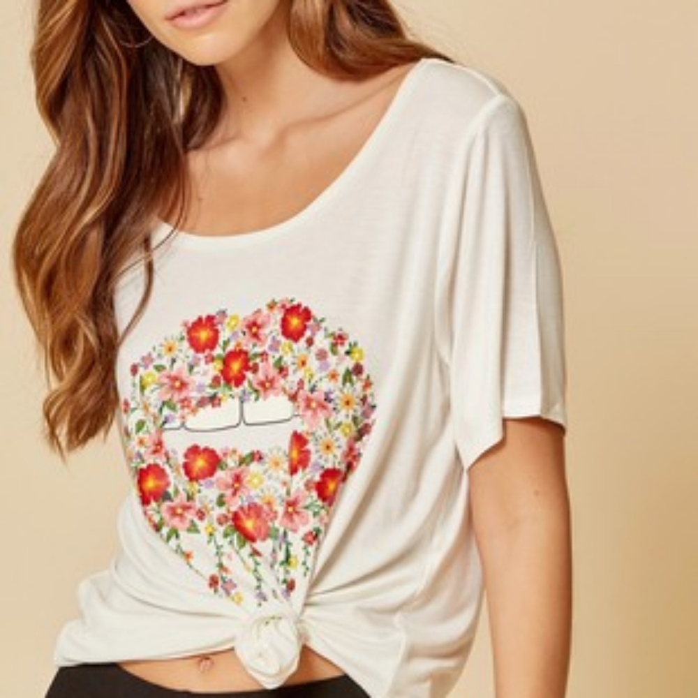 Floral Lips Tee NWT